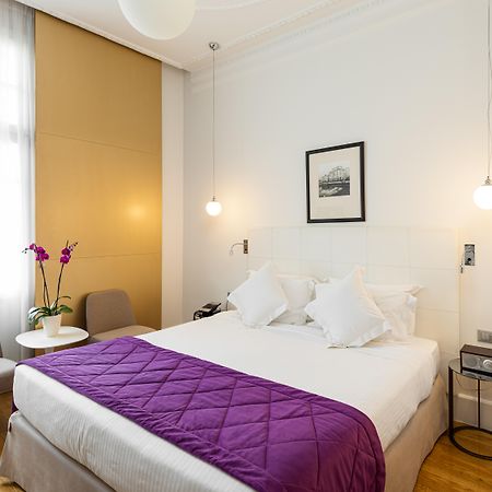 เอ็กเซลซิเออร์ โฮเต็ล Hotel เทสซาโลนิกิ ภายนอก รูปภาพ A room at the hotel