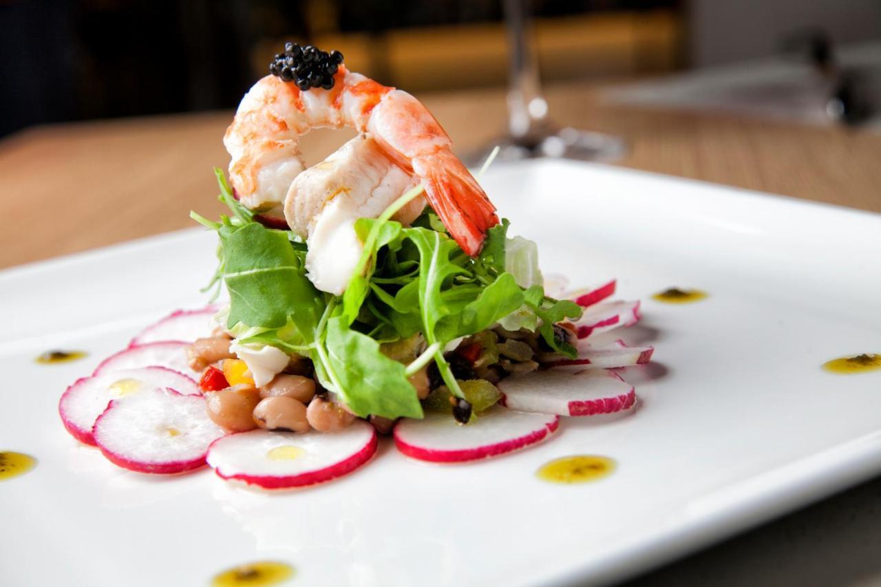 เอ็กเซลซิเออร์ โฮเต็ล Hotel เทสซาโลนิกิ ภายนอก รูปภาพ A salad with shrimp