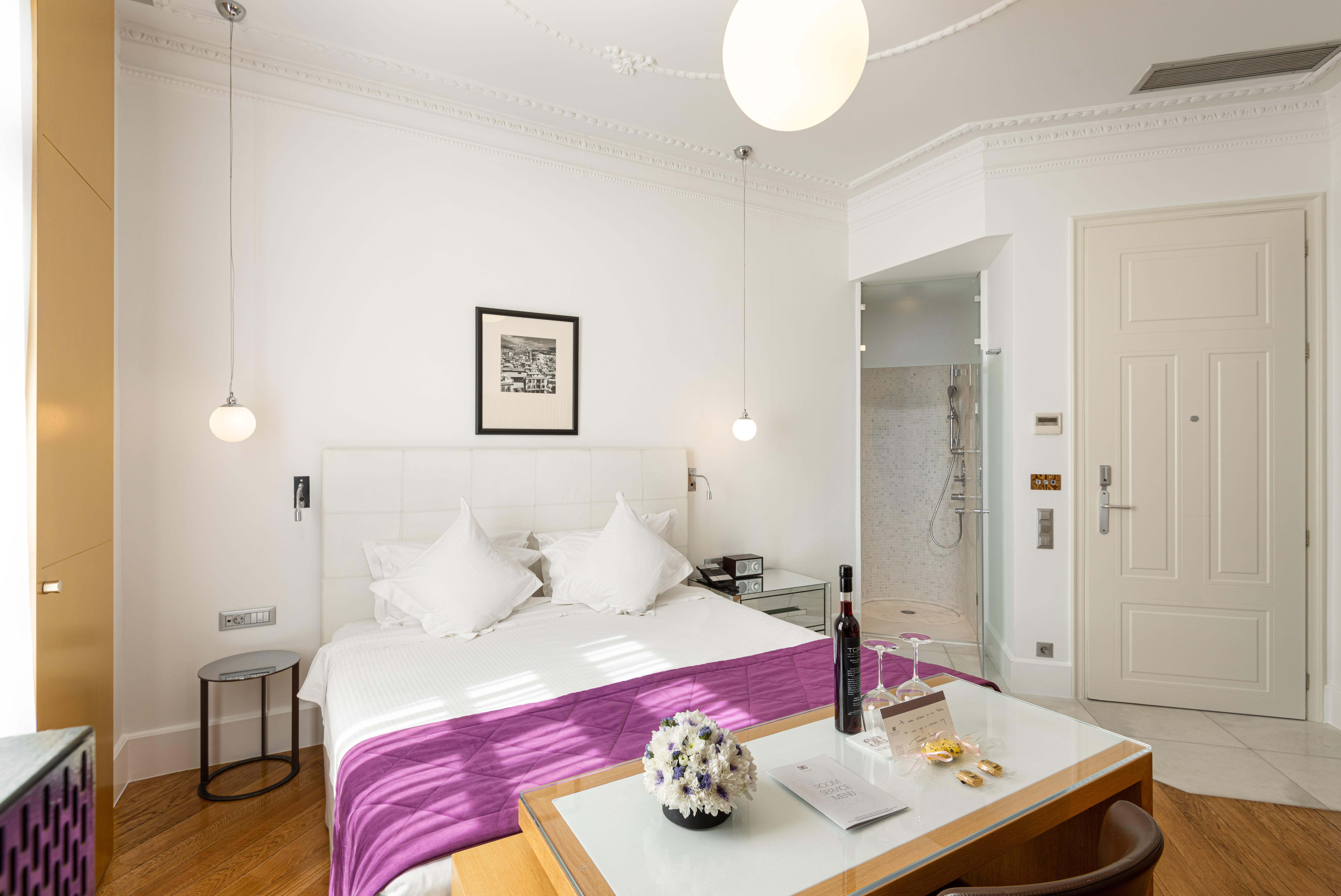 เอ็กเซลซิเออร์ โฮเต็ล Hotel เทสซาโลนิกิ ภายนอก รูปภาพ A room at the Hotel