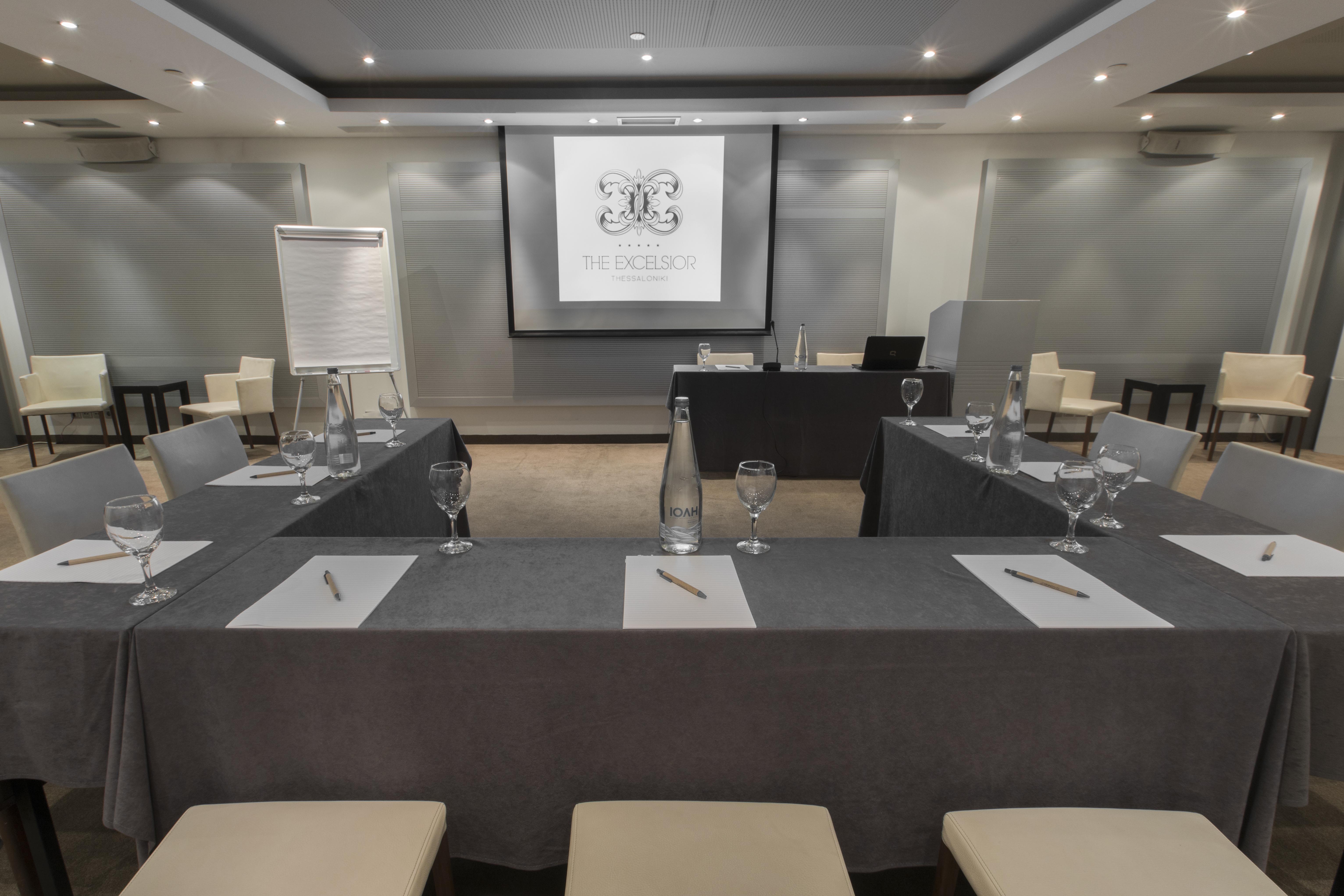 เอ็กเซลซิเออร์ โฮเต็ล Hotel เทสซาโลนิกิ ภายนอก รูปภาพ 3D rendering of a meeting room